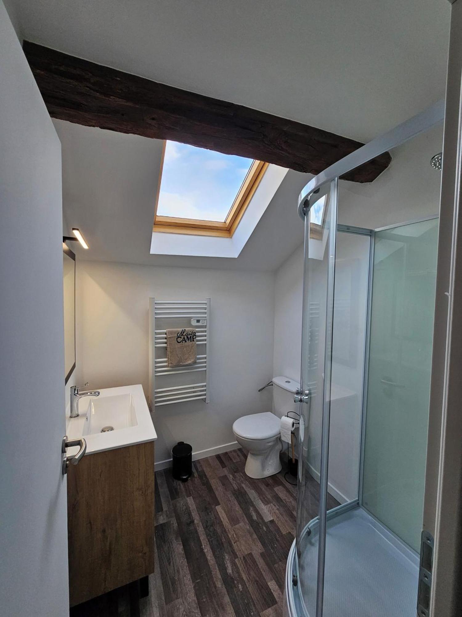 Joli Appartement Mansarde Десиз Экстерьер фото